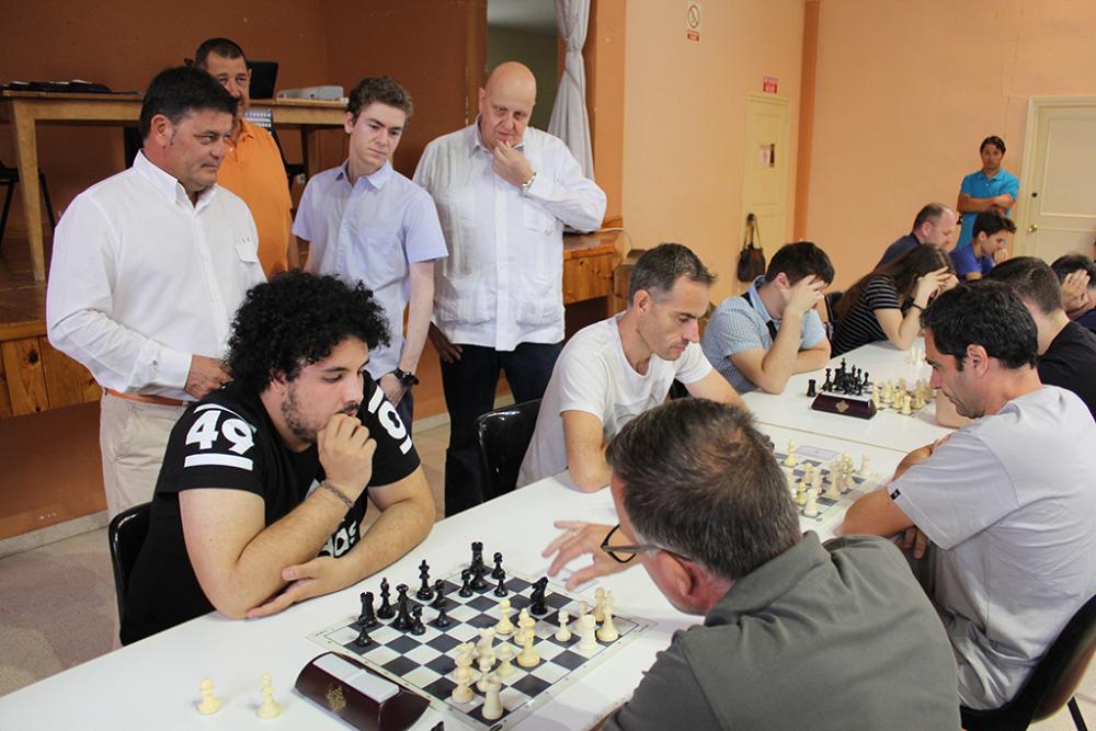 Imagen: David Antón, subcampeón de Europa absoluto y del Mundo sub-18, en su visita al Torneo de Ajedrez de Alcubierre.