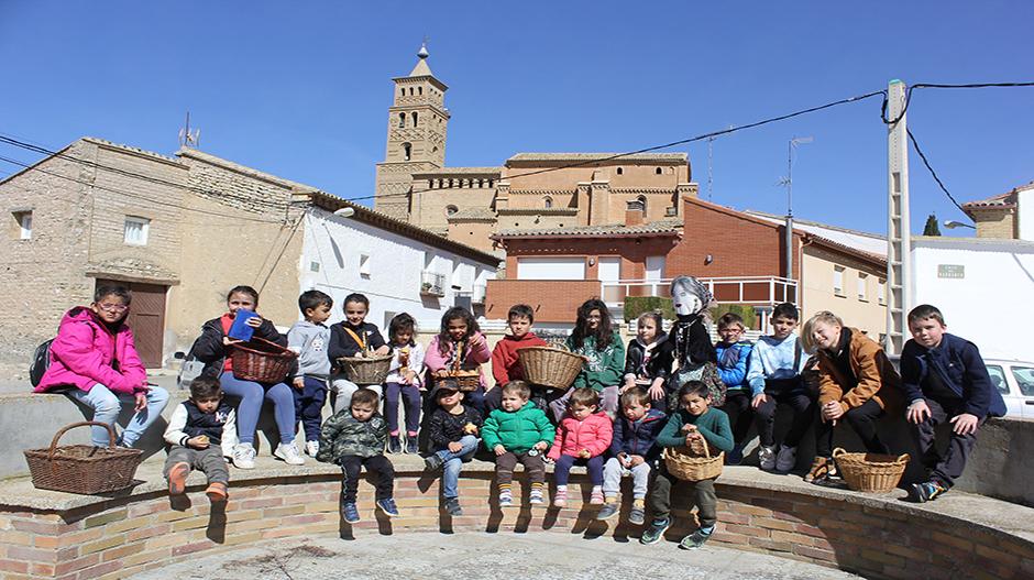 Imagen Los niños y niñas salen a pedir chocolate y chullas para la Vieja Remolona
