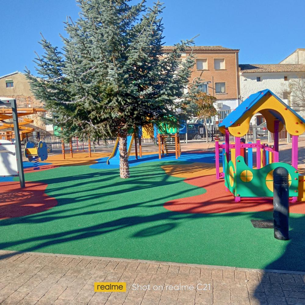 Imagen Alcubierre renueva su parque infantil
